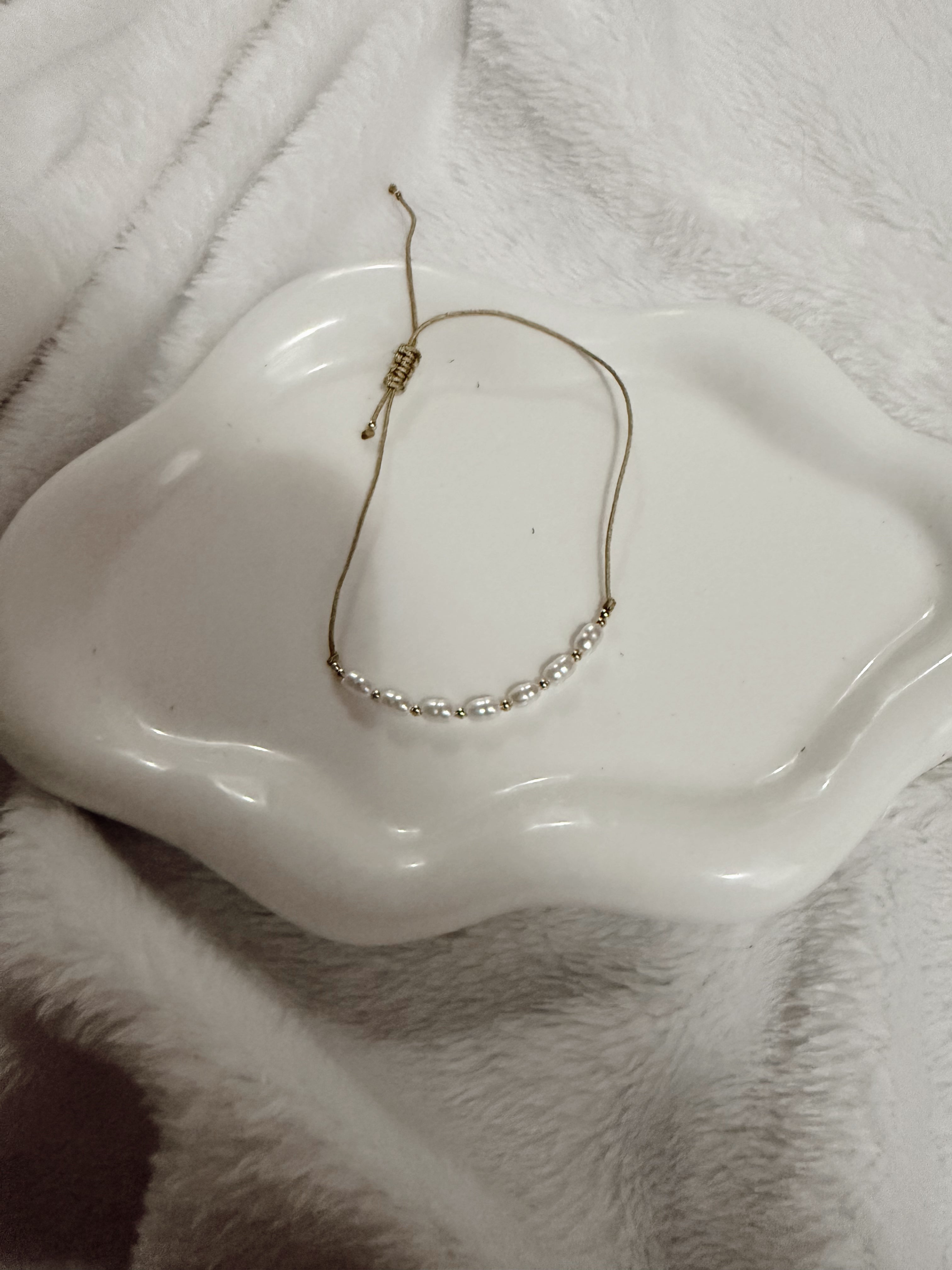 Adjustable Cove Pearl Champagne Thread Bracelet